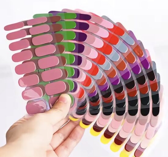 Paznokcie samoprzylepne – 32 szt. + lampa UV gratis